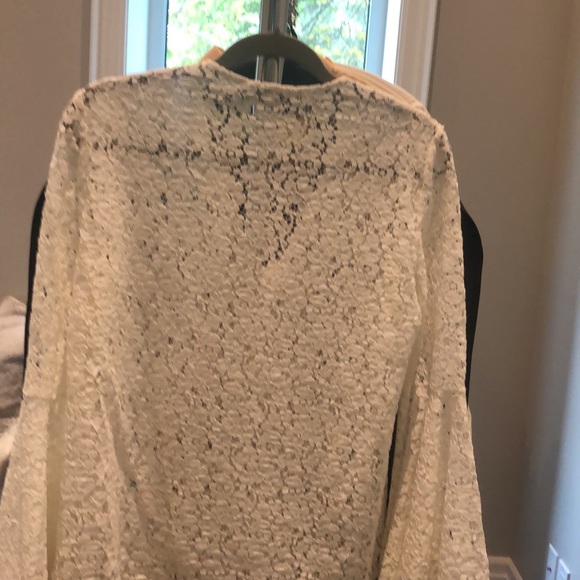 White blouse - Picture 2 of 2